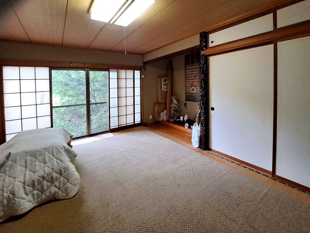 和室から見える緑の眺望